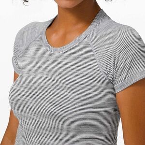 Lululemon Swiftly Tech Short Sleeve